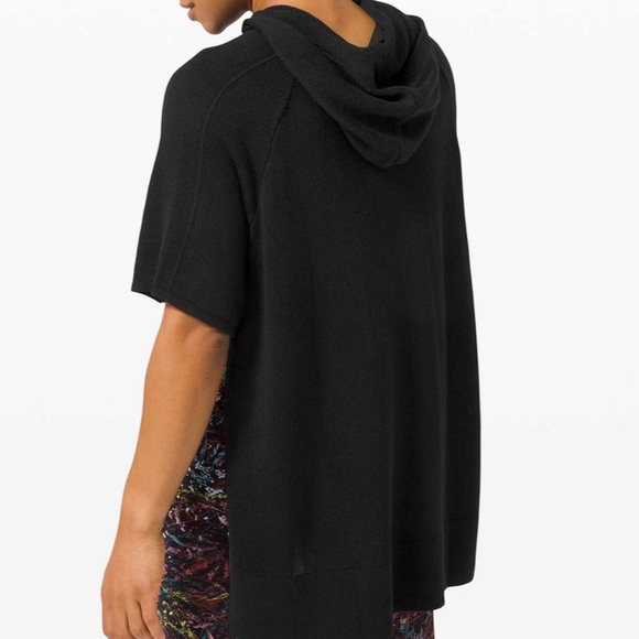 Lululemon | Opened Up Poncho in black - Picture 3 of 6